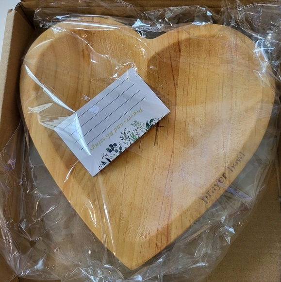 Heart-Shaped Prayer Wooden Bowl New - Picture 3 of 9